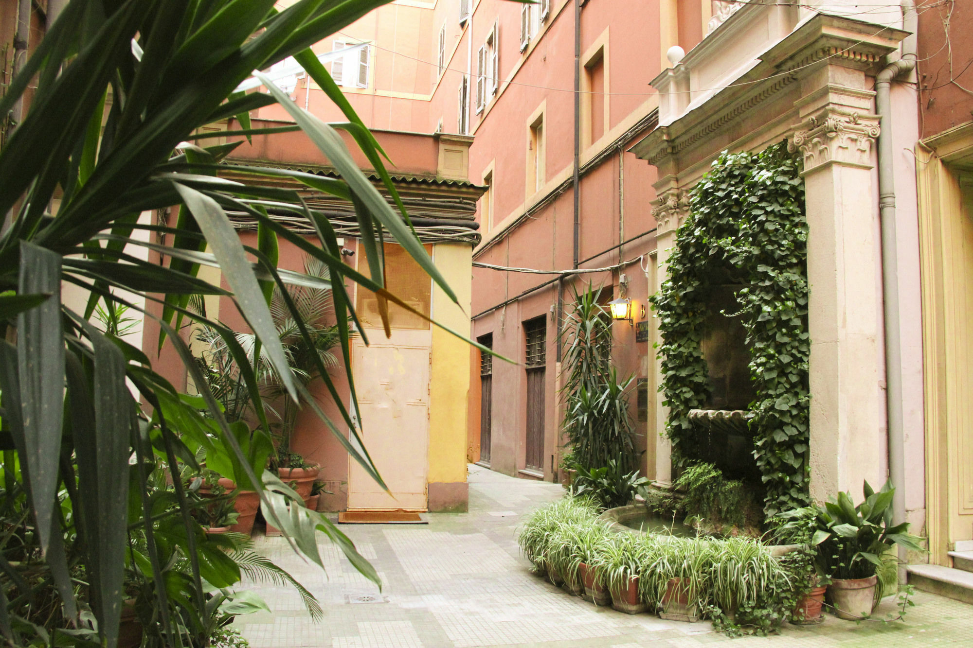 Persepolis Rome Hotel Exterior photo